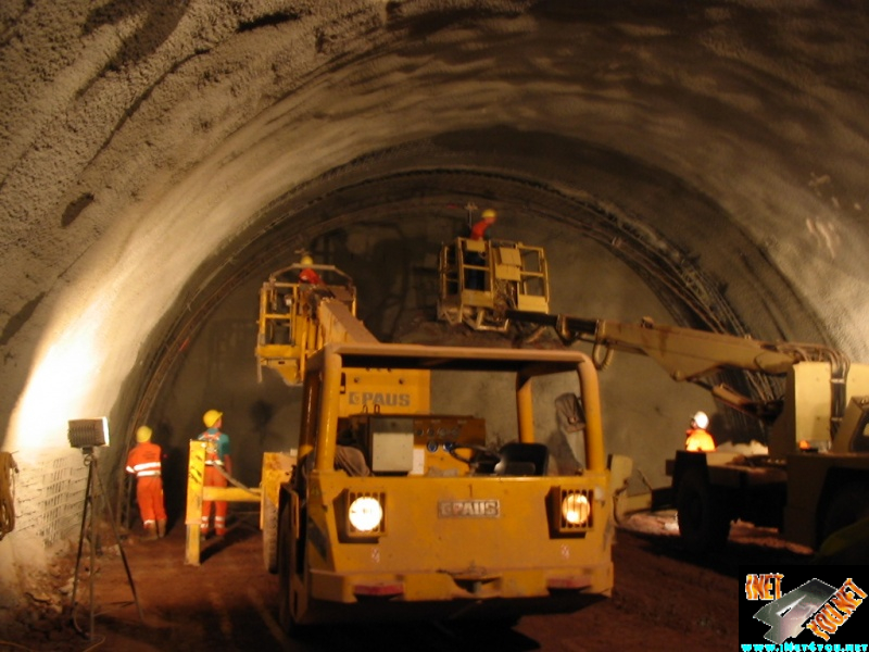 Bau Schmücketunnel BAB71